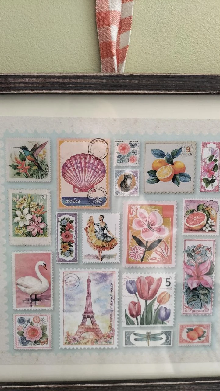 Decorative gold frame for hanging design: nature, travel, flowers – photo 3